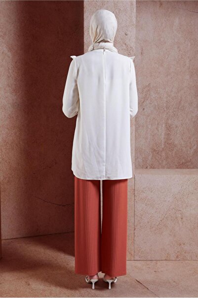 Alvina 42718 Model Ruffle Tunic - Cuffs Laced