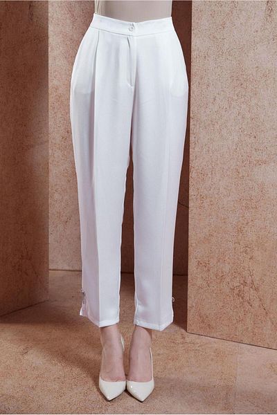 Alvina 70741 Pantaloni morcovi cu textura satinata model