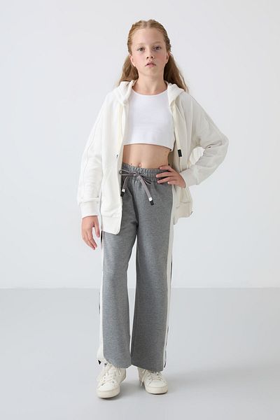 TOMMY LIFE Сив спортен панталон за момиче с широки крачоли и цепка - джоб - 75141