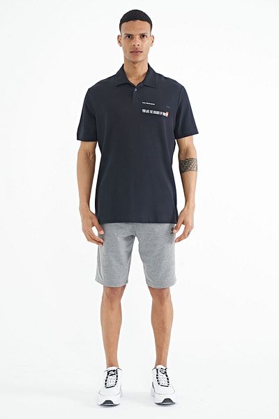 TOMMY LIFE Ανδρικό μπλουζάκι με λαιμόκοψη με τυπωμένη φόρμα Navy Blue - 88236