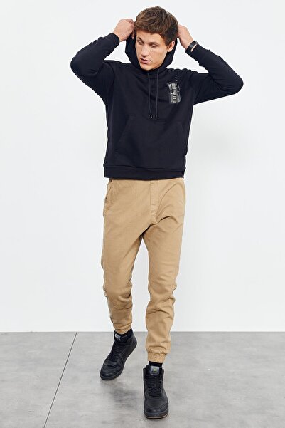 TOMMY LIFE Pánská černá mikina s kapucí – přední a zadní potištěná, pohodlný tvar – 88017