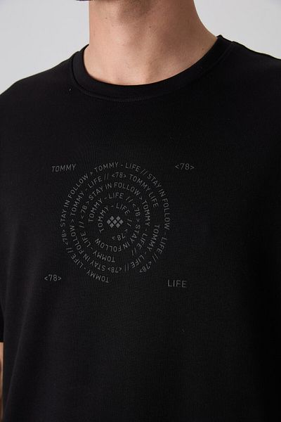 TOMMY LIFE Μαύρο βαμβακερό ανδρικό μπλουζάκι με χοντρή μαλακή υφή Oversize Fit Printed - 88324