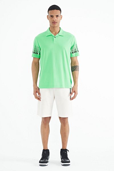 TOMMY LIFE Ανδρικό μπλουζάκι Water Green Sleeve Print Λεπτομερές ανδρικό μπλουζάκι με λαιμόκοψη - 88240