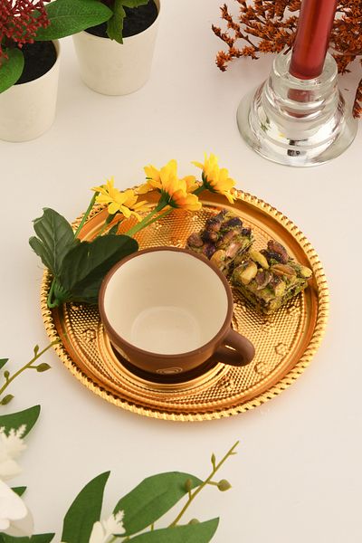 AKSESUAR EVRENİ Taval Round Patterned Tea and Coffee Enjoyment Presentation Tray Gold 1 Piece
