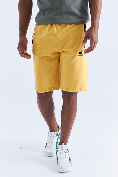 TOMMY LIFE Ανδρικό σορτς με κρυφό φερμουάρ Mustard με κορδόνια στην πλάτη - 81136