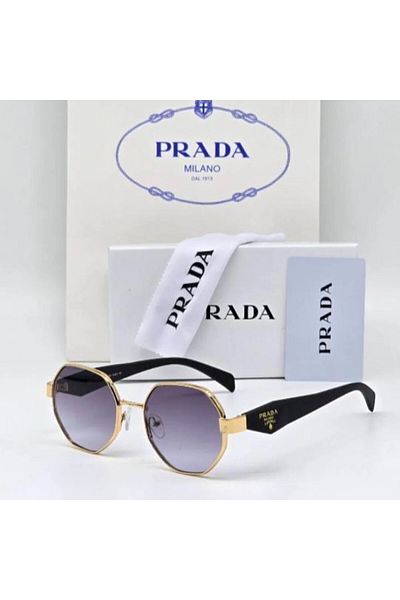 Prada Prada sunglasses with a luxurious and elegant design with accessories