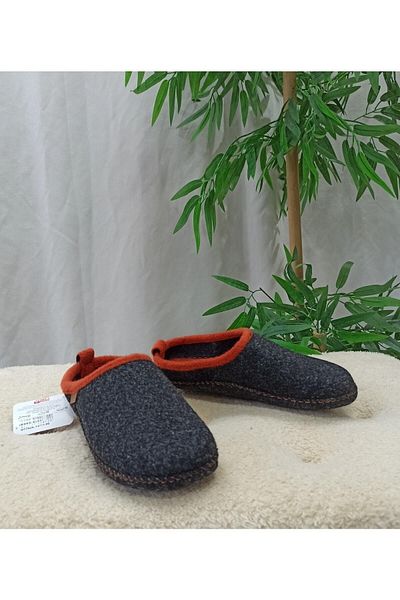 GEZER 14771 Αθόρυβη αντιολισθητική σόλα από τσόχα Unisex για το σπίτι και τις παντόφλες επισκεπτών