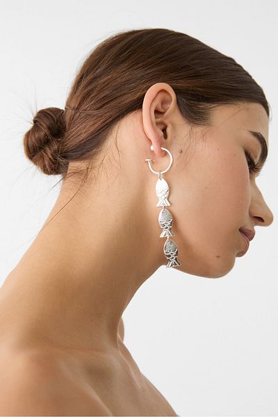 Stradivarius Asymmetric fish earrings