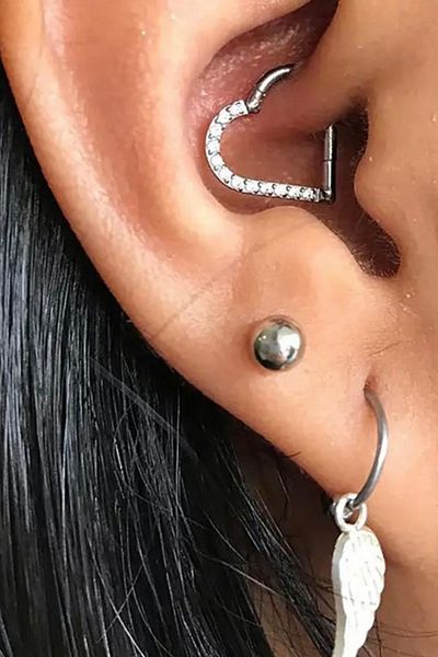 Blisse Piercing Women's Right Ear Locked Heart Figured Zircon Stone Tragus Daith Rook Septum Ring Steel Piercing
