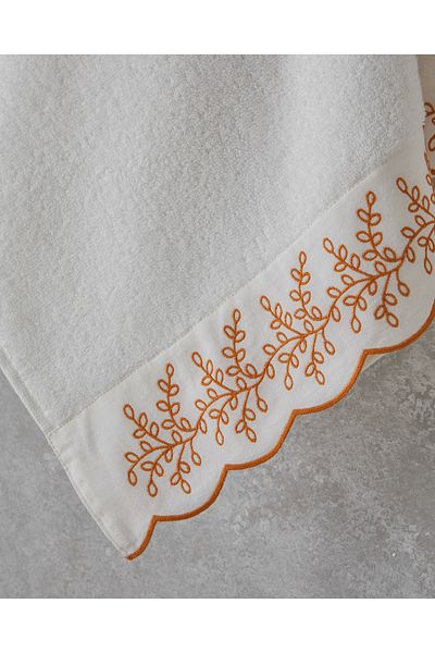 English Home Artistic Leafy Cotton Embroidered Face Towel 50X80 cm Ecru-Yellow