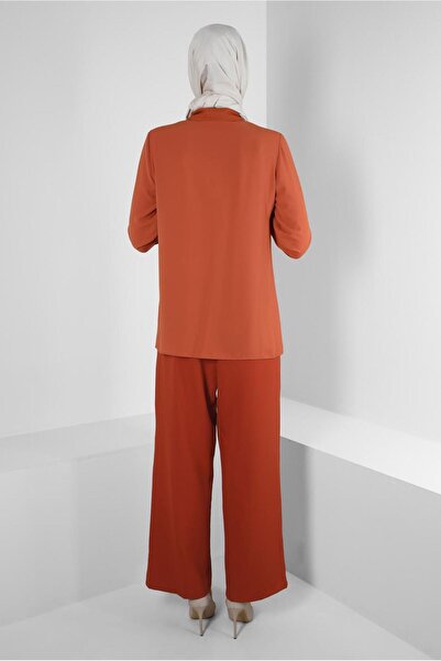 Alvina Buttoned Shirt Collar Blouse - Cuffed, Model 43576