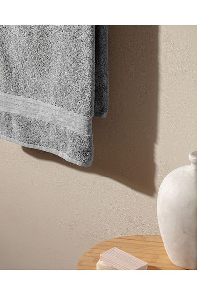 Madame Coco Merline 100% Cotton Bath Towel - Gray
