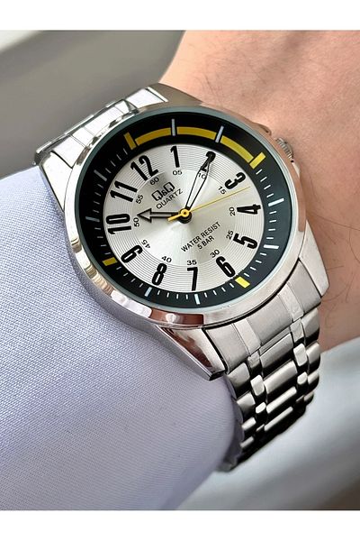 Q&Q Men's Metal Cord Wristwatch