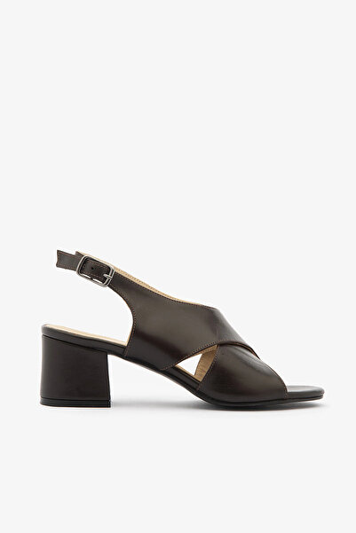 SAYL حذاء نسائي بني من الجلد الطبيعي بكعب سميك وحزام متقاطع