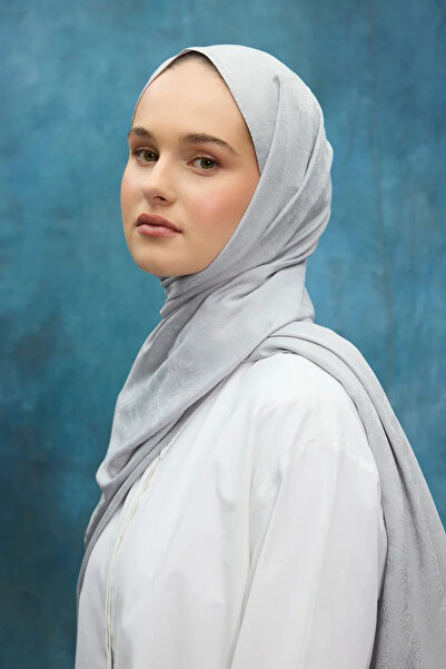 cs camellia scarf Σάλι με έθνικ σχέδιο από μεταξένιο ζακάρ - Ασημί