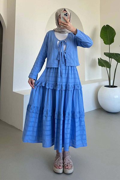 benguen Costum cu fustă cu broderie albastră 3012
