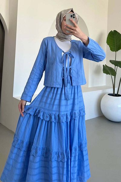benguen Costum cu fustă cu broderie albastră 3012