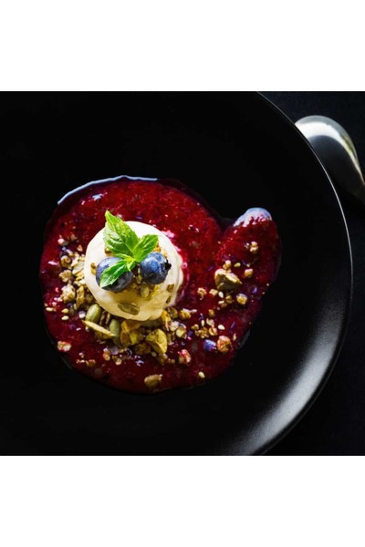 Cesiro Style and Subtlety: The Set of 6 Matte Black Plates!