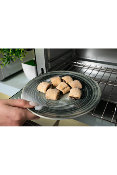 Cesiro Set of 4 wide plates, 26 cm, Whirlwind, Cesiro, Made in Romania, Ivory White with black