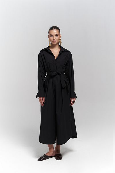 Mai Belsay Trenchcoat Schwarzes Kleid