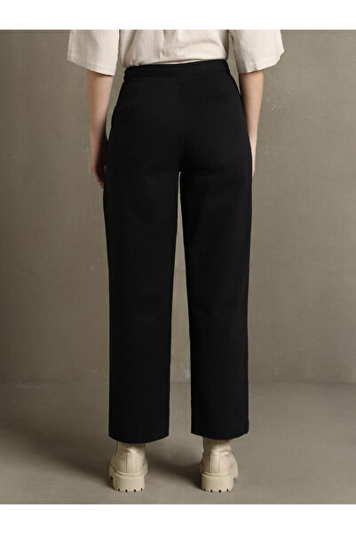 Dennis Lingo By Styli Straight Fit Mid-Rise Trousers