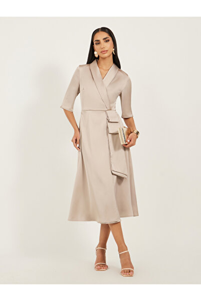 Styli فستان بليزر متوسط الطول بأكمام قصيرة