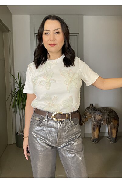 Butik Çiçek Motifli Tül Kaplama Tok Kumaş Pamuklu Beyaz Tshirt