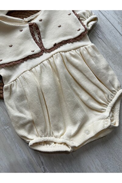 Butik FukukumBaby Kalp Nakışlı Kare Yaka Kız Bebek Romper