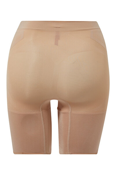 Spanx شورت منتصف الخصر