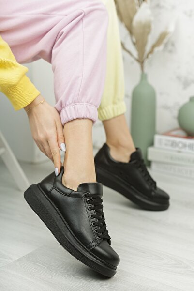 gizlitopuk حذاء رياضي نسائي أسود بكعب مخفي لزيادة الطول 6 سم GT-Chkchkdn-00