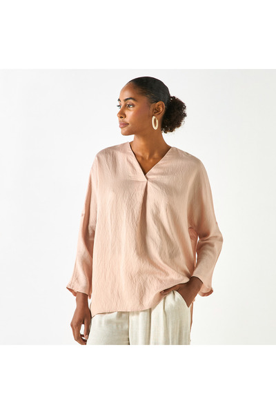 FAV بلوزة ذات رقبة على شكل حرف V وأكمام طويلة