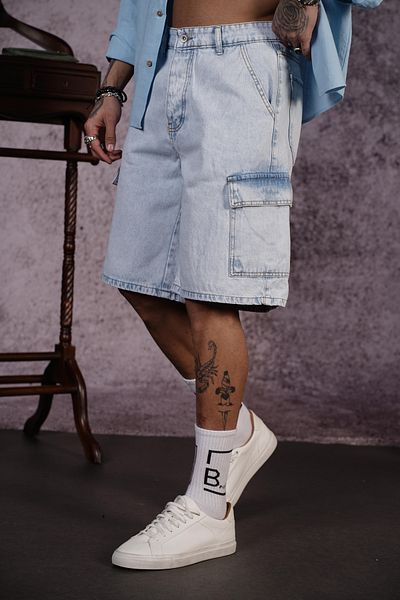 Butik TREND WE Ανδρικό τζιν σορτς Capri με χαλαρή εφαρμογή Cargo Pocket