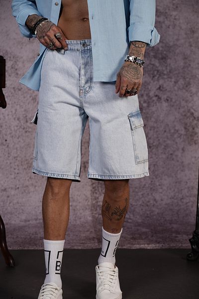 Butik TREND WE Ανδρικό τζιν σορτς Capri με χαλαρή εφαρμογή Cargo Pocket