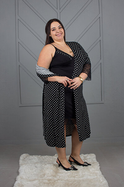 Truva XXL Cămașă de noapte neagră cu buline peignoir - Îmbrăcăminte pentru femei de mărime mare