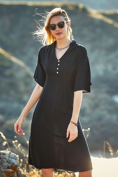 Los banditos Button Detailed V-Neck Half Sleeve Summer Dress