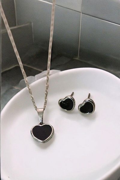 EUROMODA Black Heart Design Necklace Earring Set