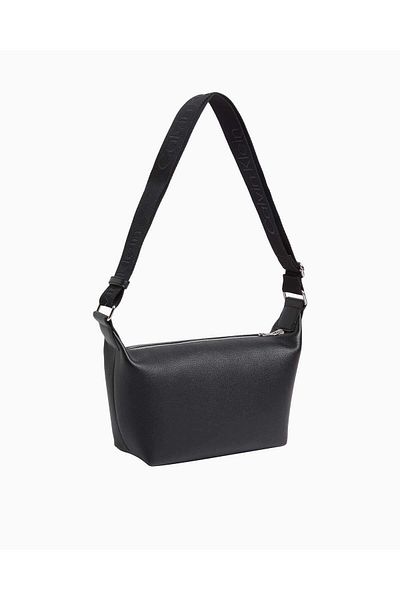 Calvin Klein Ultralehká taška přes rameno