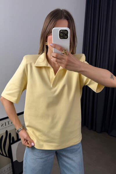 Sue Store Κίτρινη μπλούζα με γιακά πόλο με επένδυση Premium