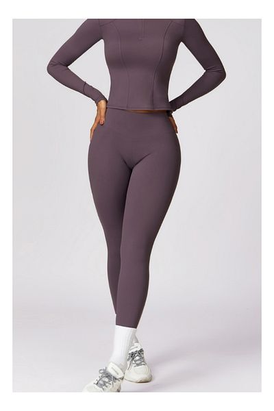 KAWN YOGA Fitted Light Sweatshirt.