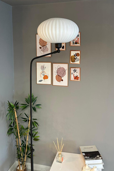 Bamyum Elegant Beyaz Cam Siyah Gövdeli Lambader Modern Dekoratif Metal Oturma Odası Zemin Lambası