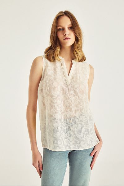 Naramaxx V-Neck Sleeveless Blouse