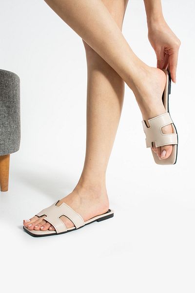 FEMME FATALE Hera Women's Casual Slippers
