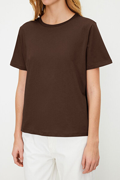 Trendyol Collection Καφέ 100% βαμβακερό πλεκτό μπλουζάκι με λαιμόκοψη TWOSS23TS00000