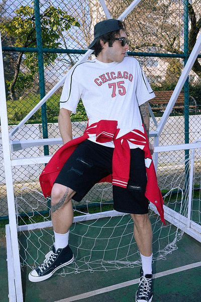 Trendyol Collection Chicago Printed Ecru Oversize βαμβακερό μπλουζάκι - Λεπτομέρεια σωληνώσεων TMNSS25TS00107