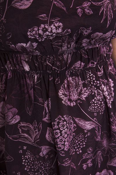Trendyol Curve Lila Midi-Blumenärmelloses Nationalkleid in Übergröße TBBSS25AH00213