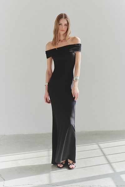 Trendyol Collection Περιορισμένης έκδοσης Μαύρη Πλάτη Διαφανής Λεπτομέρεια Πλεκτό Βραδινό Φόρεμα TPRSS25AE00062