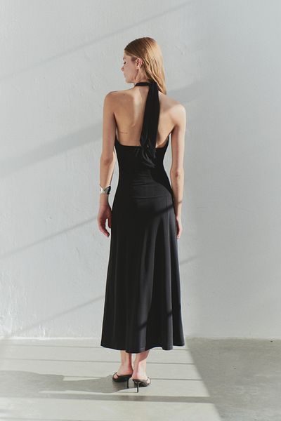 Trendyol Collection Περιορισμένης έκδοσης Μαύρο κομμένο λεπτομερές μίντι εύκαμπτο πλεκτό φόρεμα TWOSS25EL00481