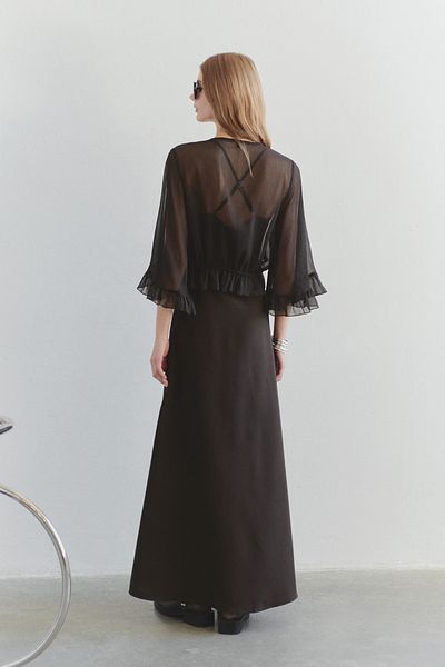 Trendyol Collection Dunkelbraunes Yoryo-Chiffon-Abendkleid in limitierter Auflage mit Details TPRSS25AE00061