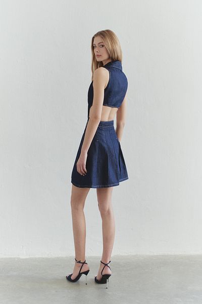 Trendyol Collection Limitovaná edice tmavě modrá detail vyříznutého okna Košilový límec Mini džínové šaty Twoss25El00505