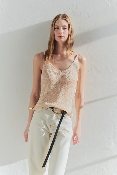 Trendyol Collection Goldfarbene Metallic-Strickbluse mit Crop-Pailletten – TWOSS25BZ00321